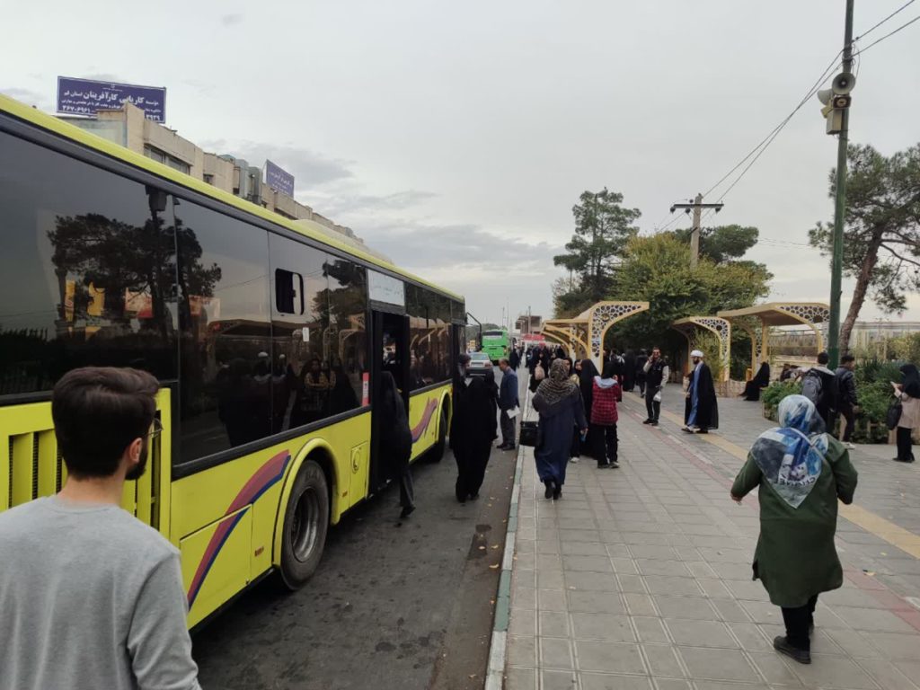 بلیت رایگان خطوط اتوبوسرانی قم در روزهای سه‌شنبه و چهارشنبه ۱۴ و ۱۵ بهمن