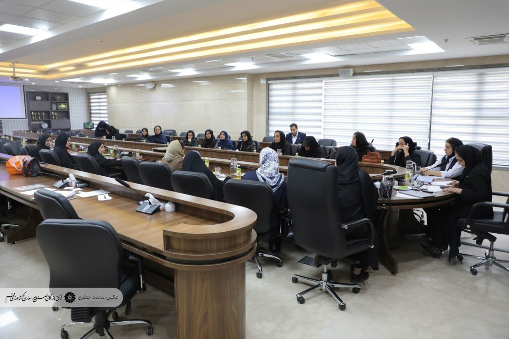 برگزاری مجمع عمومی عادی به‌طور فوق‌العاده کانون زنان بازرگان استان قم