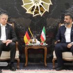 در نشست با سفیر آلمان در ایران صورت گرفت؛ تأکید رئیس اتاق بازرگانی قم بر توسعه روابط اقتصادی با آلمان